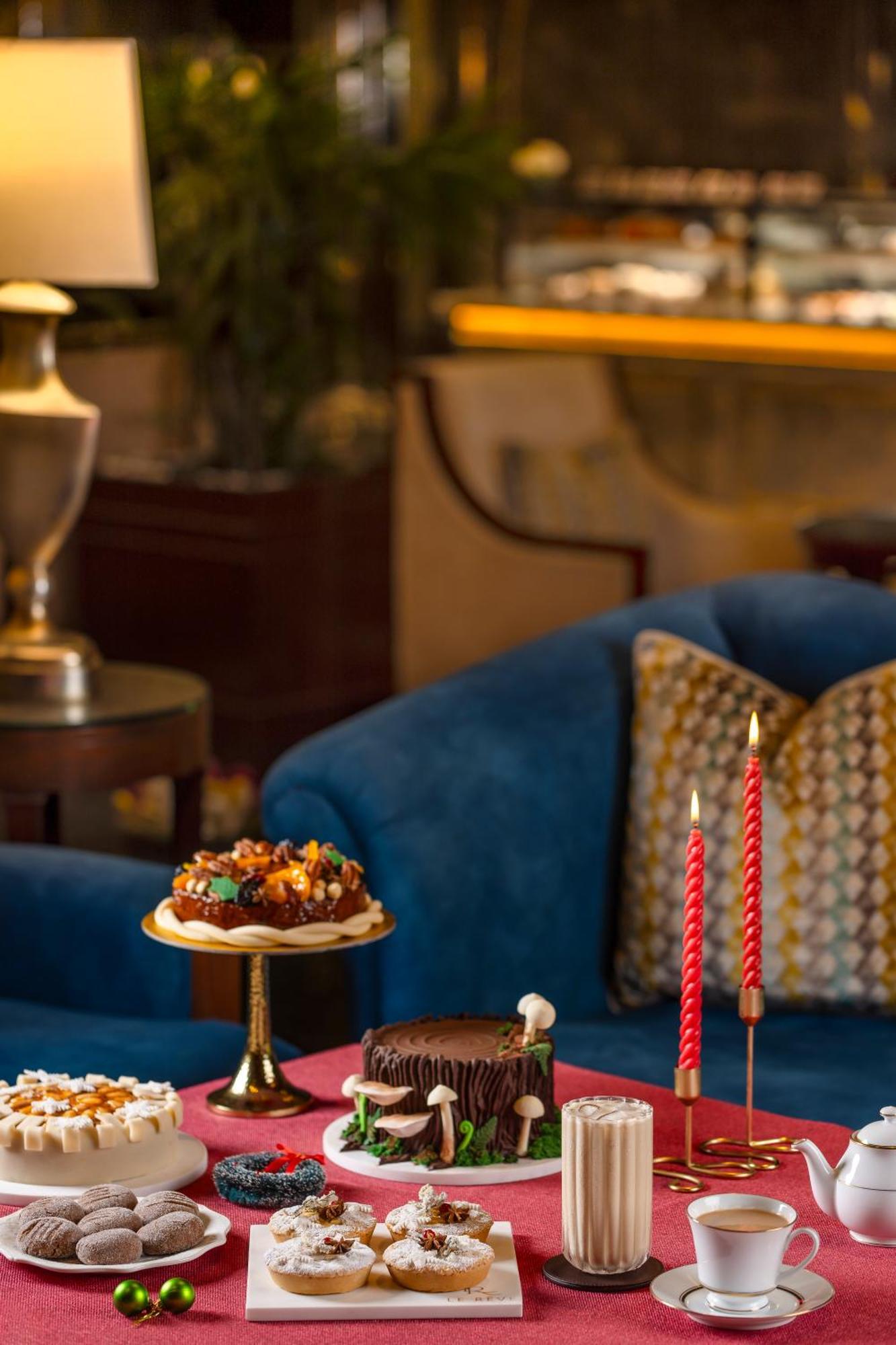 The Leela Ambience Gurugram Hotel & Residences - The Luxury Urban Sanctuary Gurgaon Exterior foto A Christmas pudding
