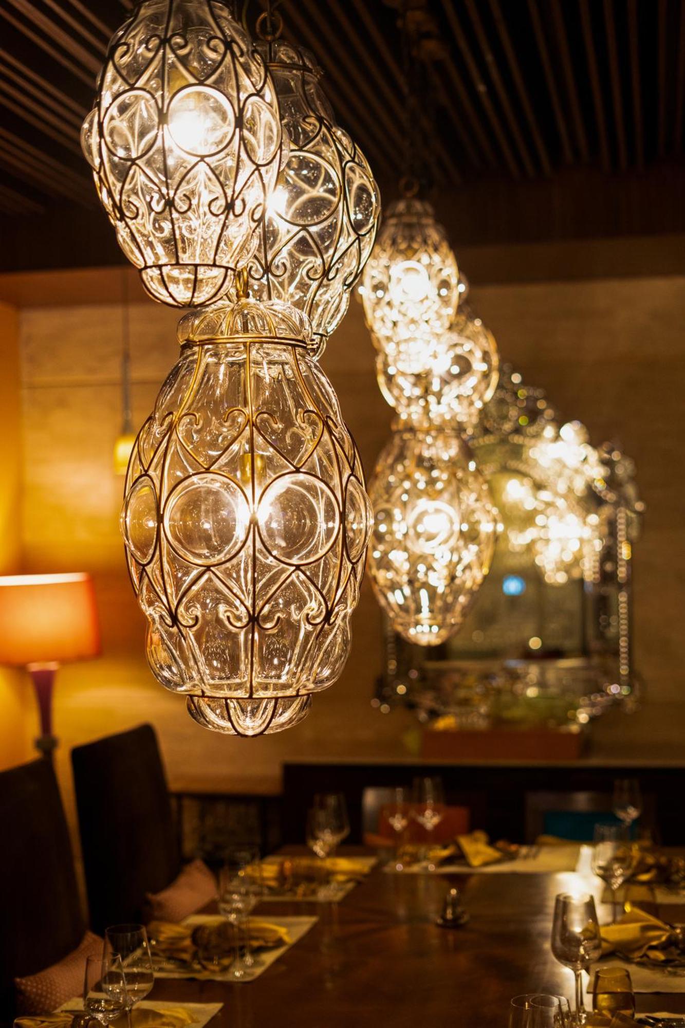 The Leela Ambience Gurugram Hotel & Residences - The Luxury Urban Sanctuary Gurgaon Exterior foto A lamp