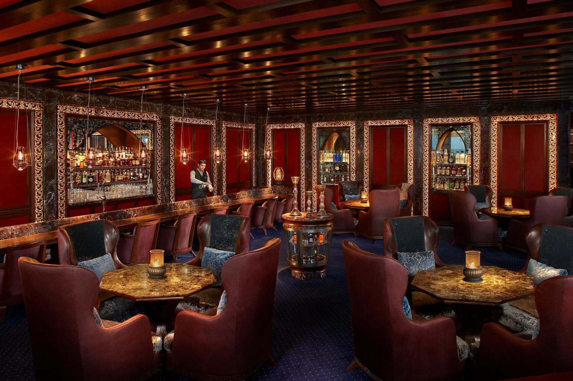 The Leela Ambience Gurugram Hotel & Residences - The Luxury Urban Sanctuary Gurgaon Restaurante foto The interior of the nightclub