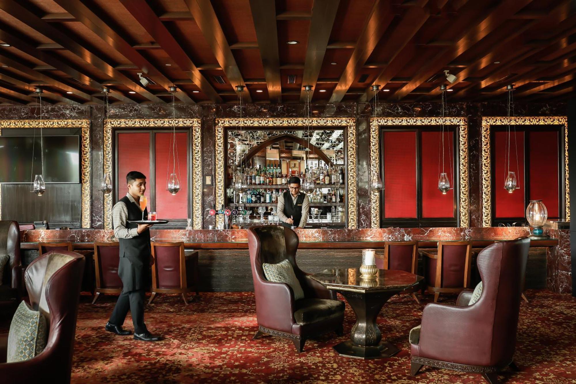 The Leela Ambience Gurugram Hotel & Residences - The Luxury Urban Sanctuary Gurgaon Exterior foto The Bar
