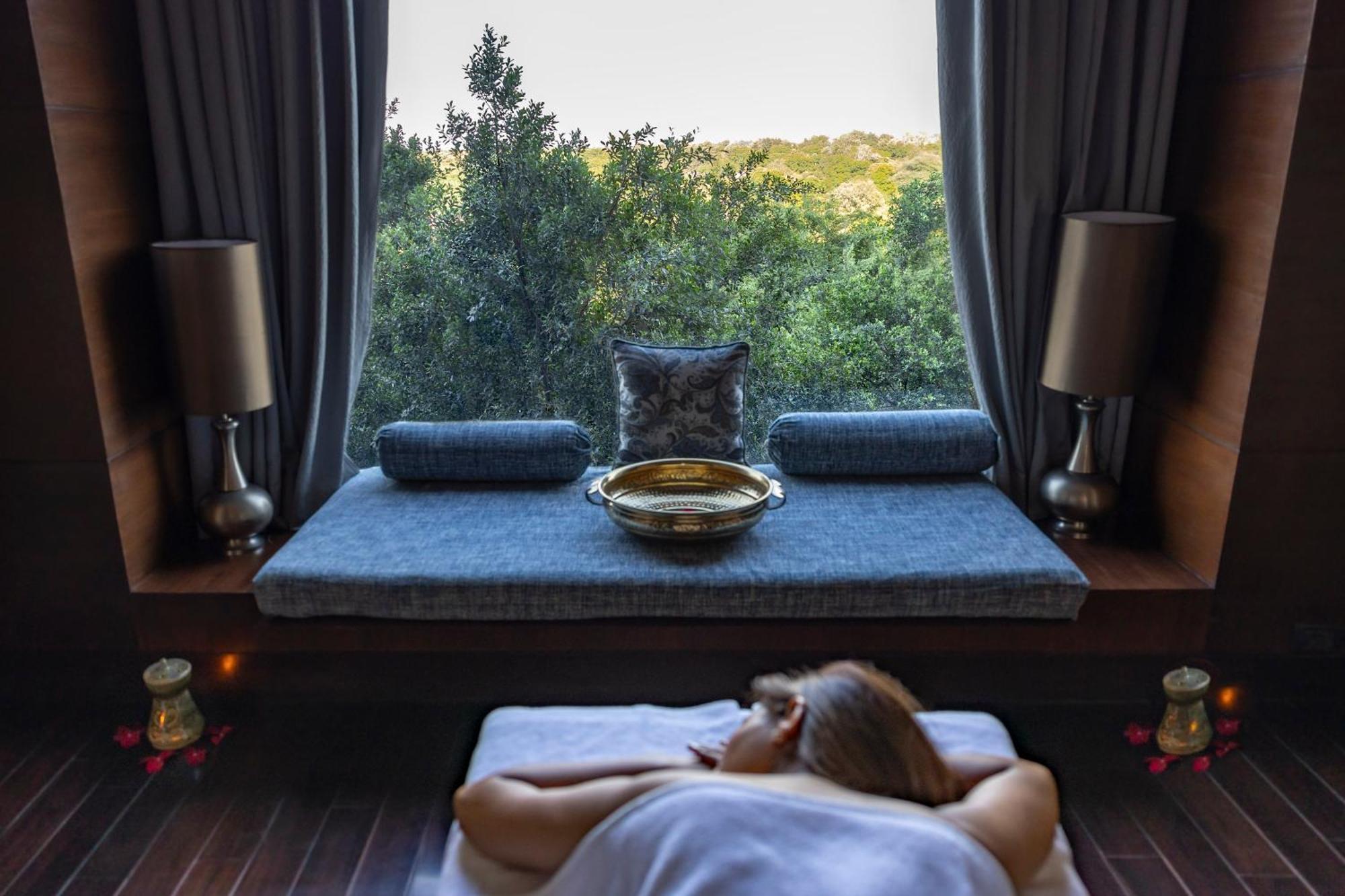 The Leela Ambience Gurugram Hotel & Residences - The Luxury Urban Sanctuary Gurgaon Exterior foto Spa at The Westin Athens