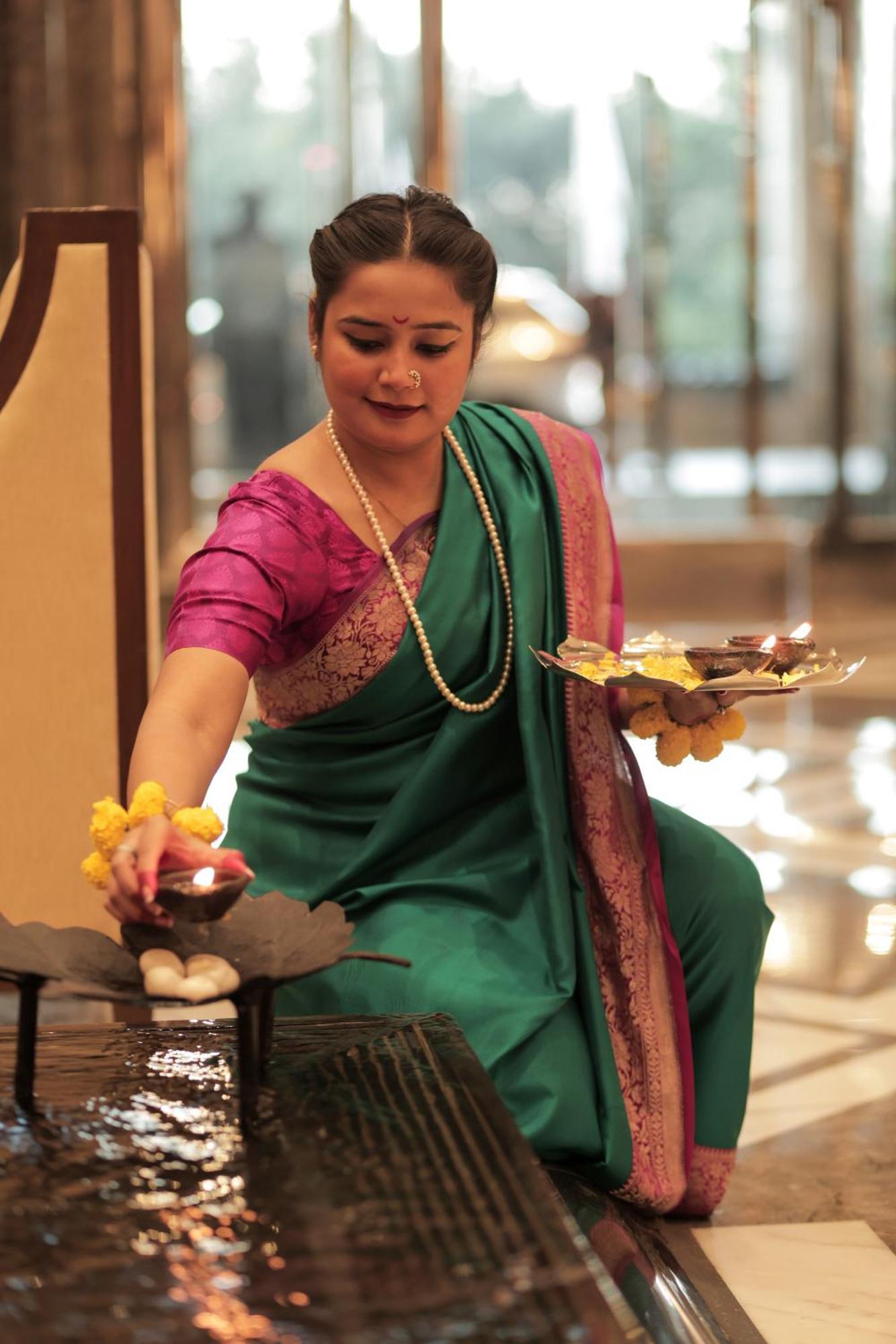 The Leela Ambience Gurugram Hotel & Residences - The Luxury Urban Sanctuary Gurgaon Exterior foto Aarti being performed