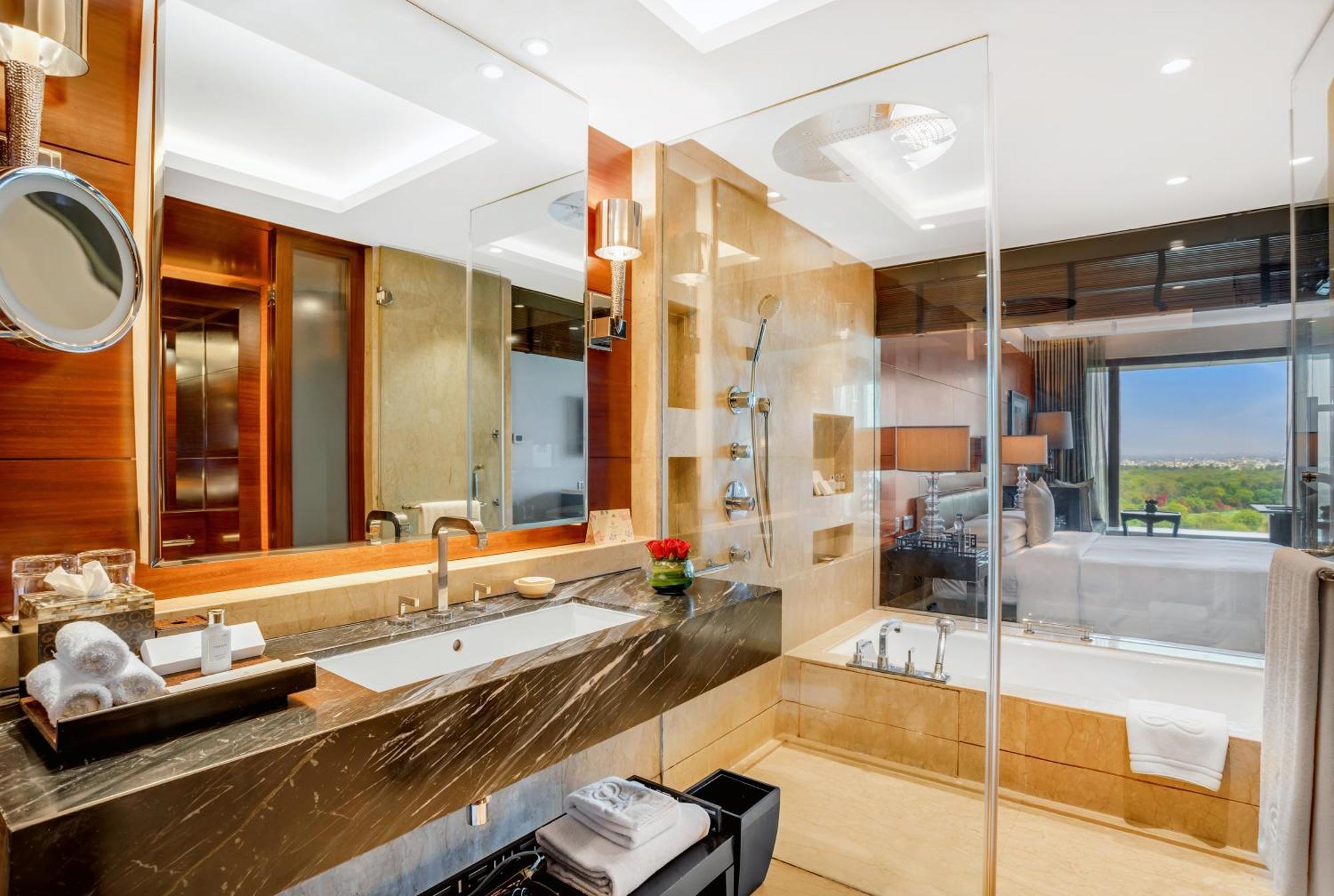 The Leela Ambience Gurugram Hotel & Residences - The Luxury Urban Sanctuary Gurgaon Exterior foto