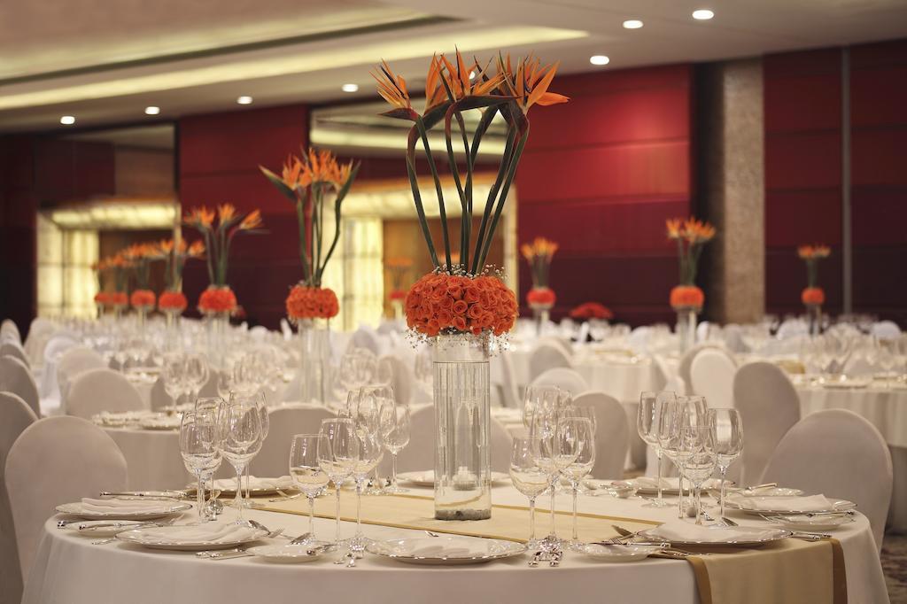 The Leela Ambience Gurugram Hotel & Residences - The Luxury Urban Sanctuary Gurgaon Exterior foto The Grand Ballroom